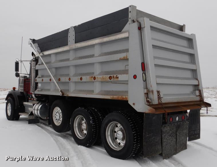 image for item DF3286 2005 Kenworth W900 dump truck