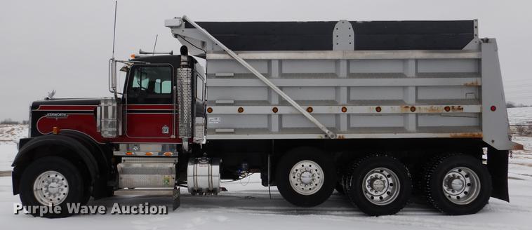 image for item DF3286 2005 Kenworth W900 dump truck