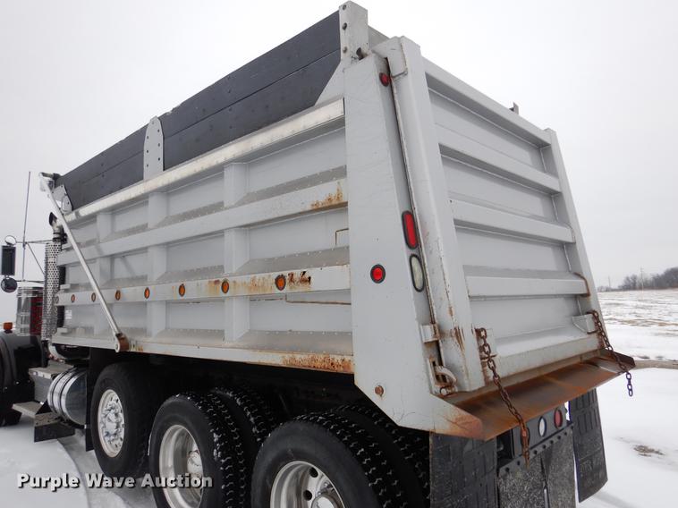 image for item DF3286 2005 Kenworth W900 dump truck
