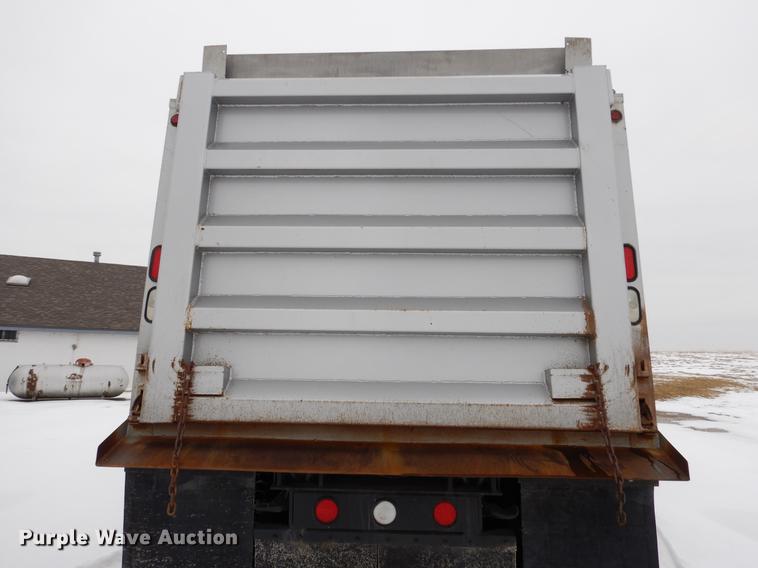 image for item DF3286 2005 Kenworth W900 dump truck