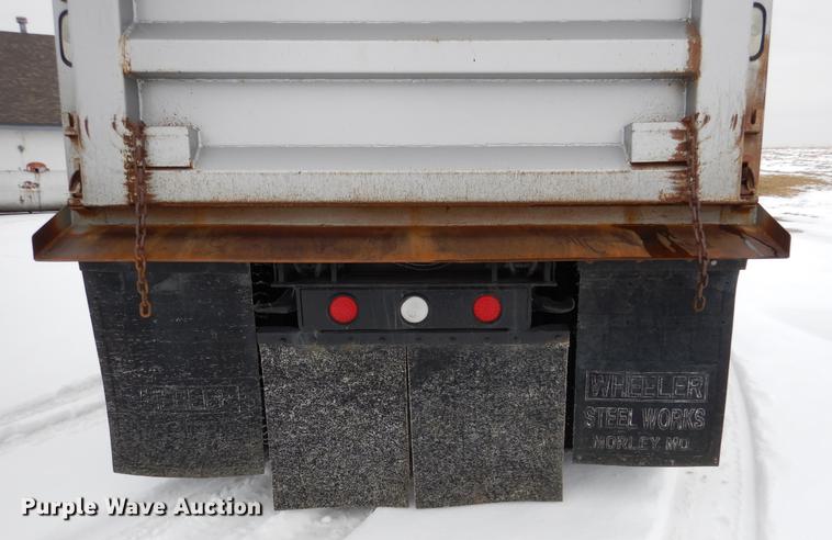 image for item DF3286 2005 Kenworth W900 dump truck