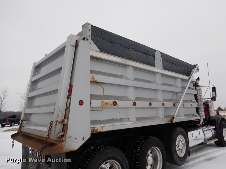 image for item DF3286 2005 Kenworth W900 dump truck