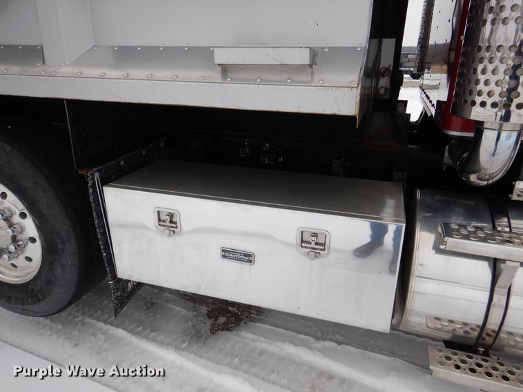 image for item DF3286 2005 Kenworth W900 dump truck