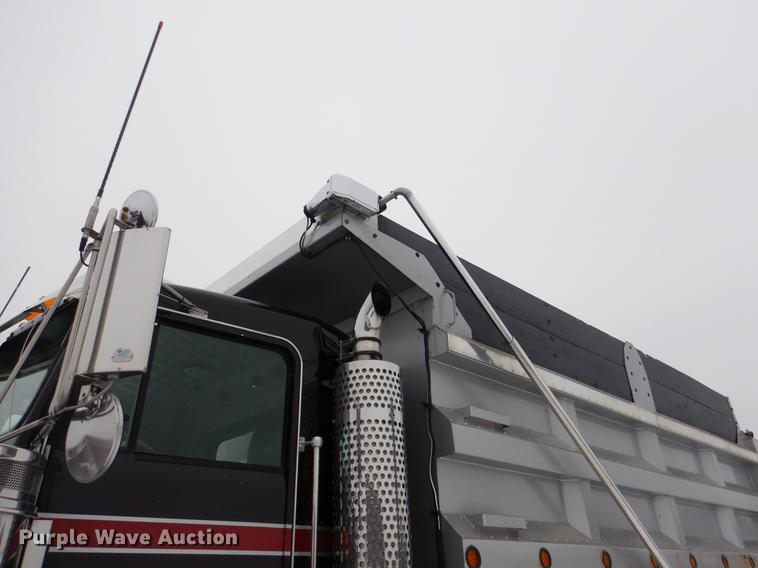 image for item DF3286 2005 Kenworth W900 dump truck