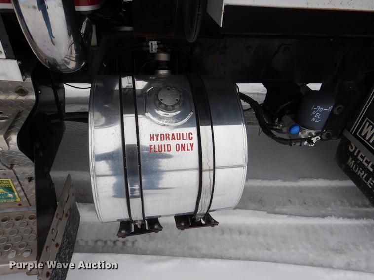 image for item DF3286 2005 Kenworth W900 dump truck