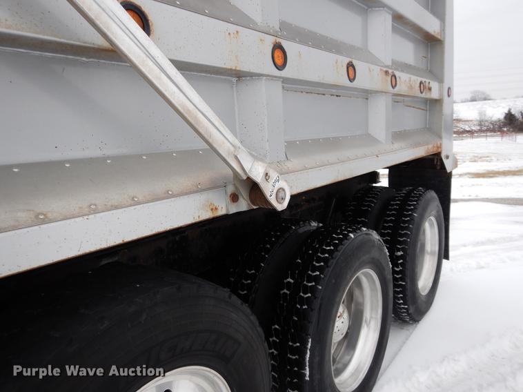 image for item DF3286 2005 Kenworth W900 dump truck