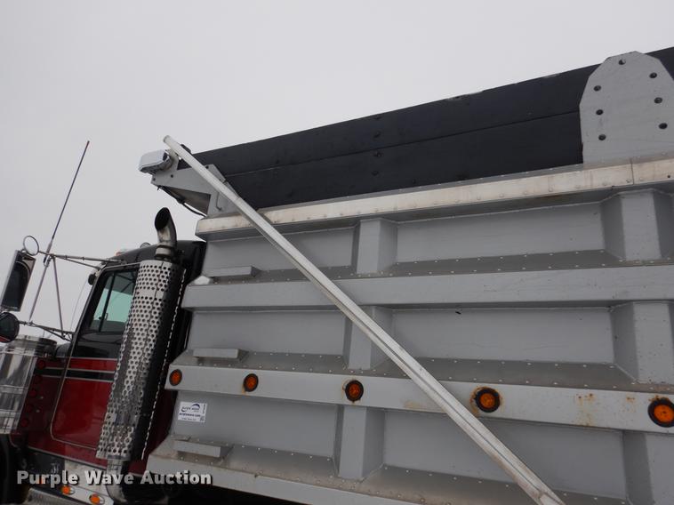 image for item DF3286 2005 Kenworth W900 dump truck