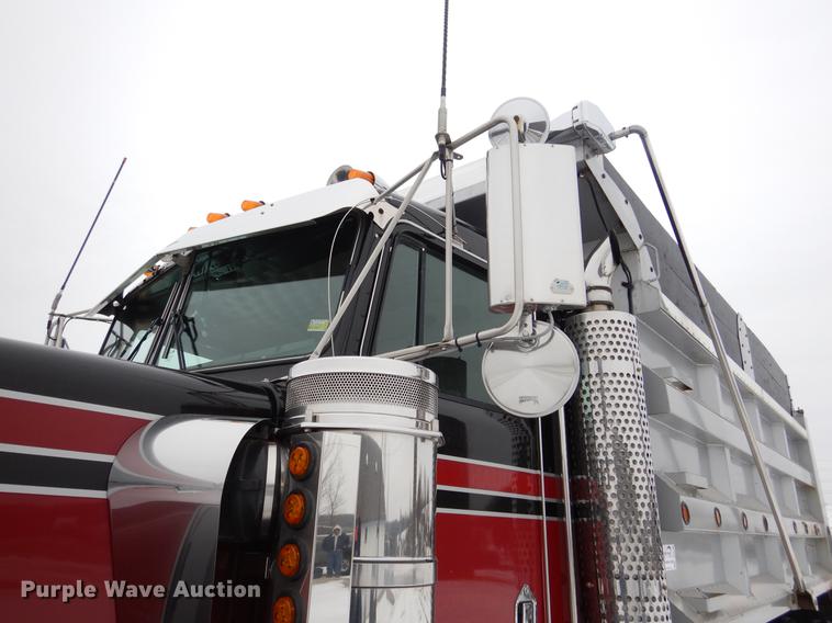 image for item DF3286 2005 Kenworth W900 dump truck