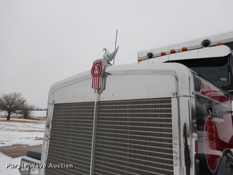 image for item DF3286 2005 Kenworth W900 dump truck
