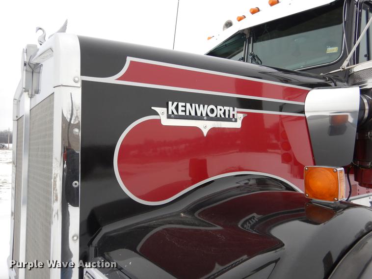 image for item DF3286 2005 Kenworth W900 dump truck