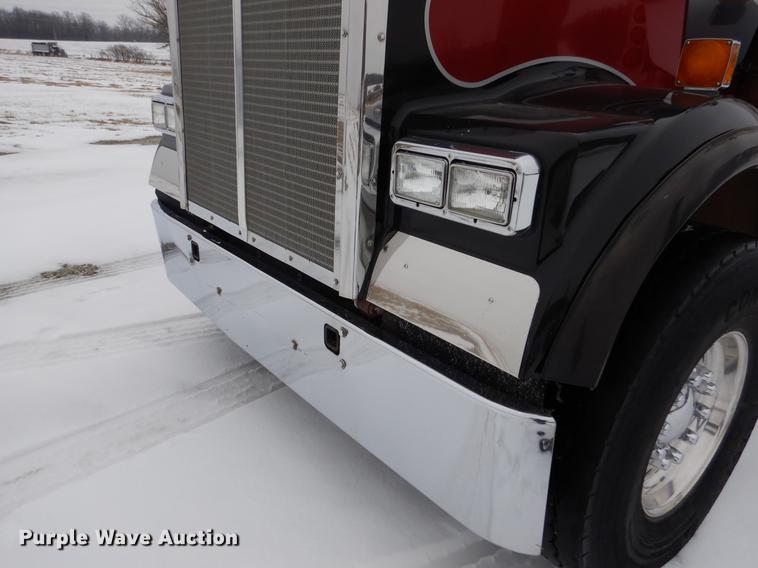 image for item DF3286 2005 Kenworth W900 dump truck