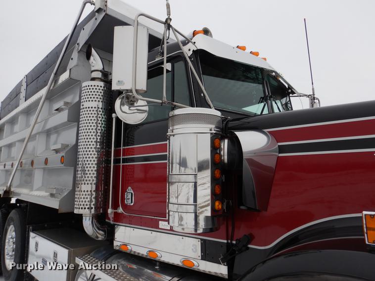 image for item DF3286 2005 Kenworth W900 dump truck