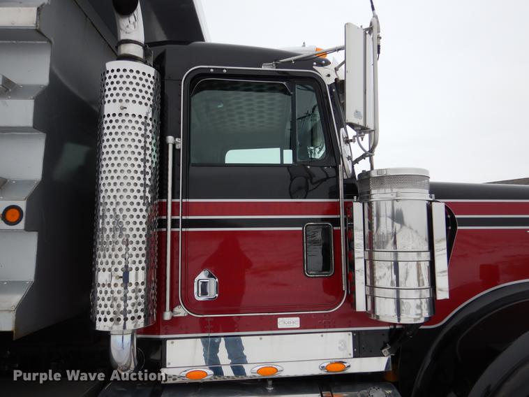 image for item DF3286 2005 Kenworth W900 dump truck