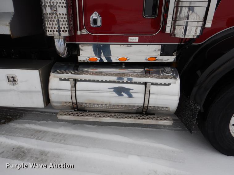 image for item DF3286 2005 Kenworth W900 dump truck