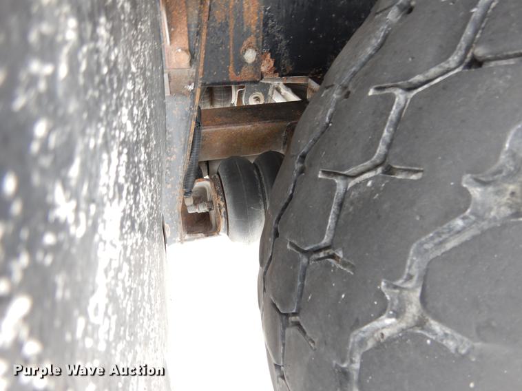 image for item DF3286 2005 Kenworth W900 dump truck