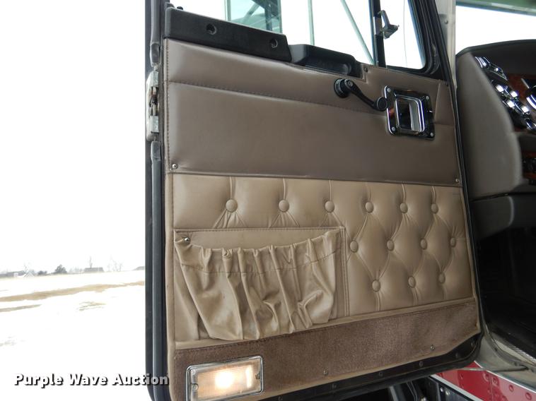 image for item DF3286 2005 Kenworth W900 dump truck