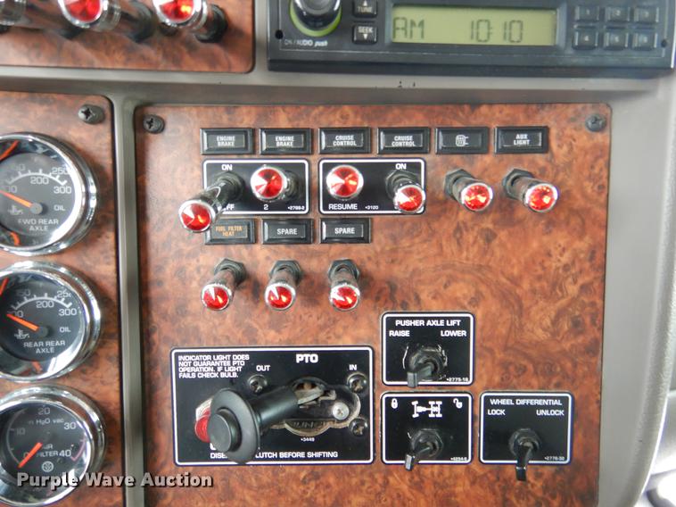 image for item DF3286 2005 Kenworth W900 dump truck