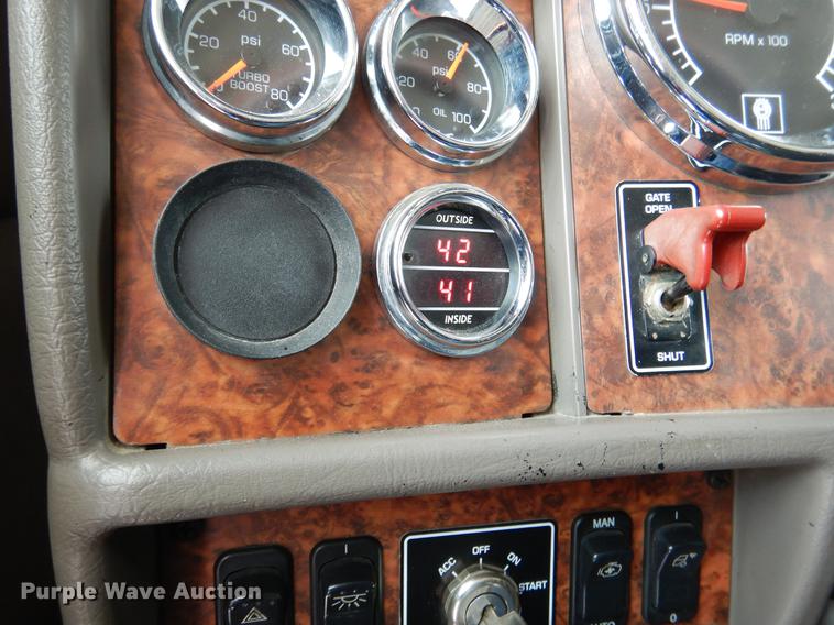 image for item DF3286 2005 Kenworth W900 dump truck