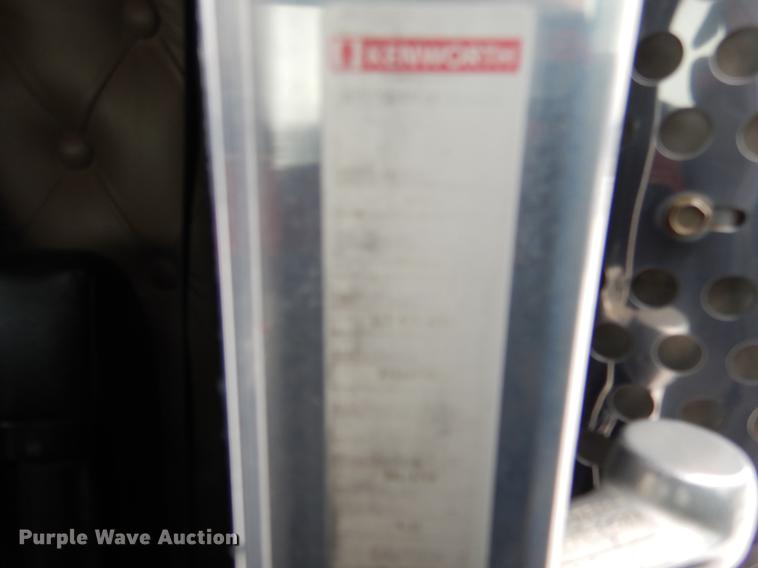 image for item DF3286 2005 Kenworth W900 dump truck