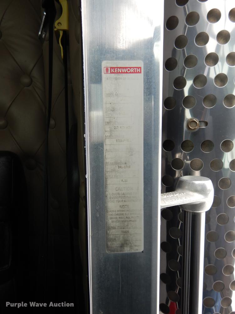 image for item DF3286 2005 Kenworth W900 dump truck