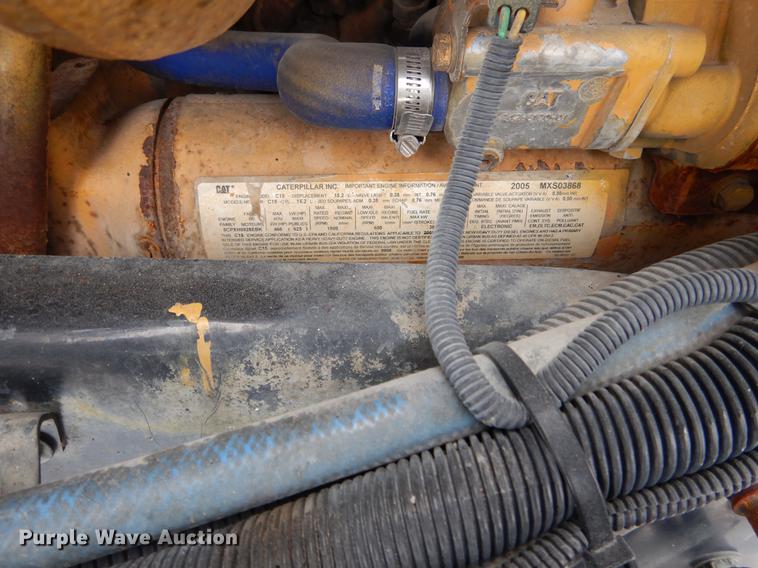 image for item DF3286 2005 Kenworth W900 dump truck