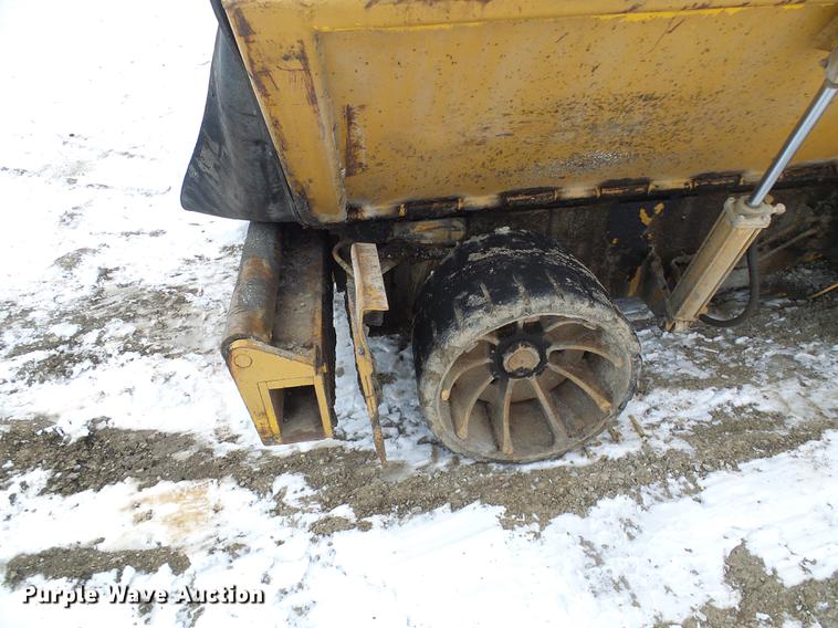 image for item DF7110 Blaw Knox PF115 paver