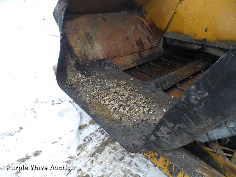 image for item DF7110 Blaw Knox PF115 paver