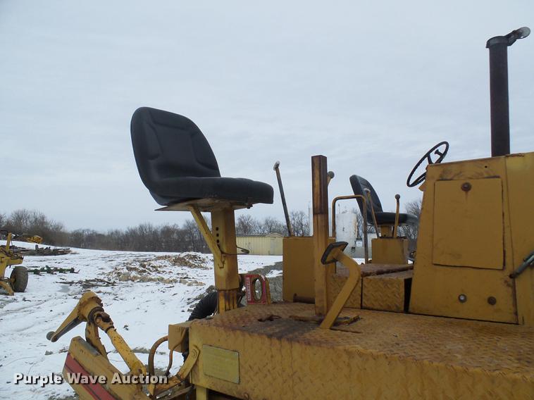 image for item DF7110 Blaw Knox PF115 paver