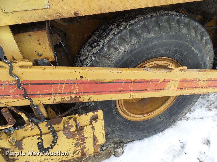 image for item DF7110 Blaw Knox PF115 paver