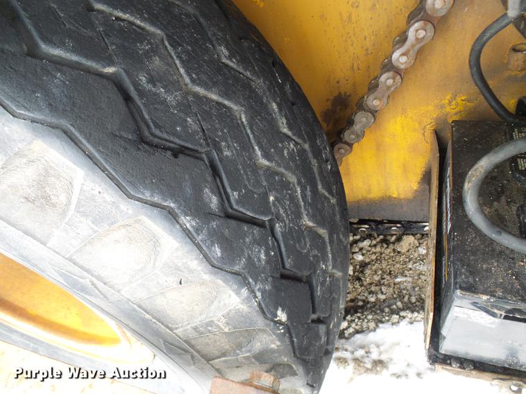 image for item DF7110 Blaw Knox PF115 paver