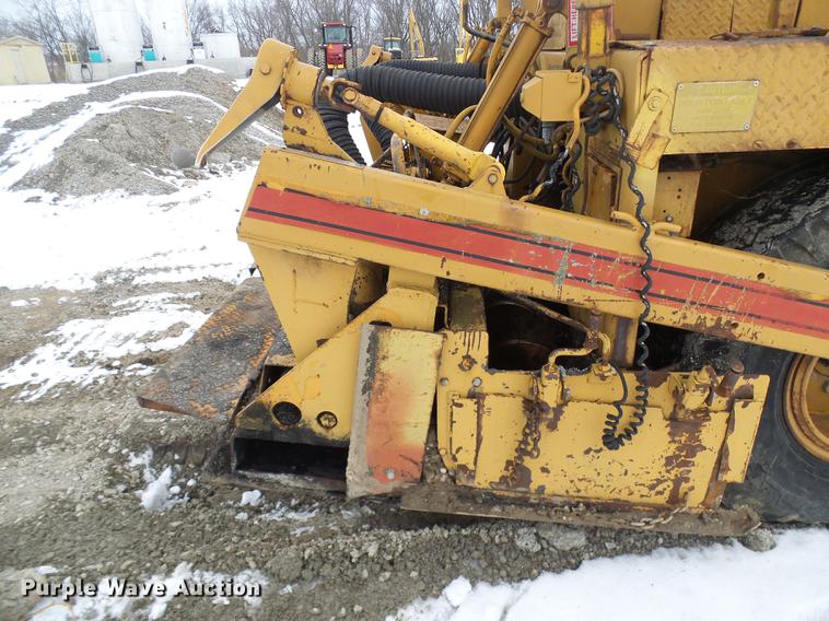 image for item DF7110 Blaw Knox PF115 paver