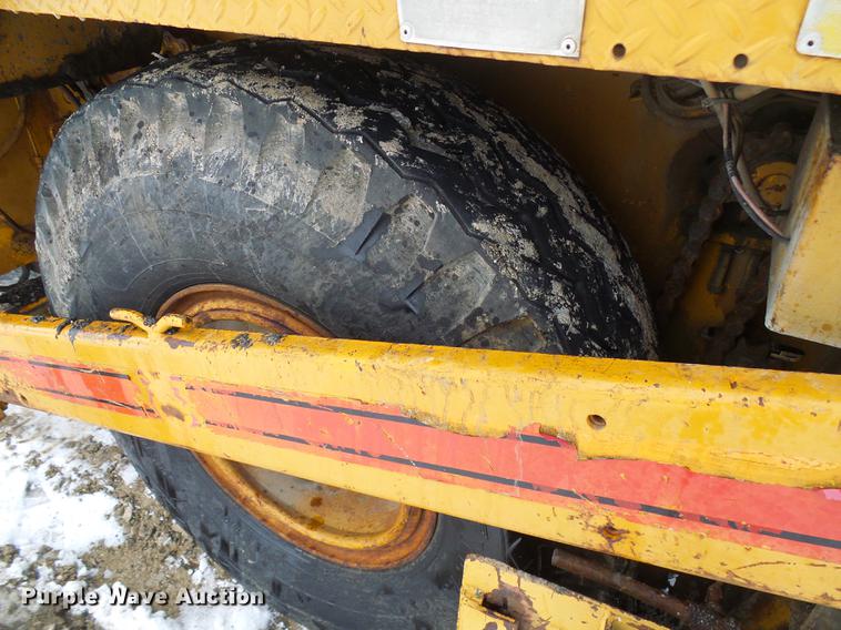 image for item DF7110 Blaw Knox PF115 paver