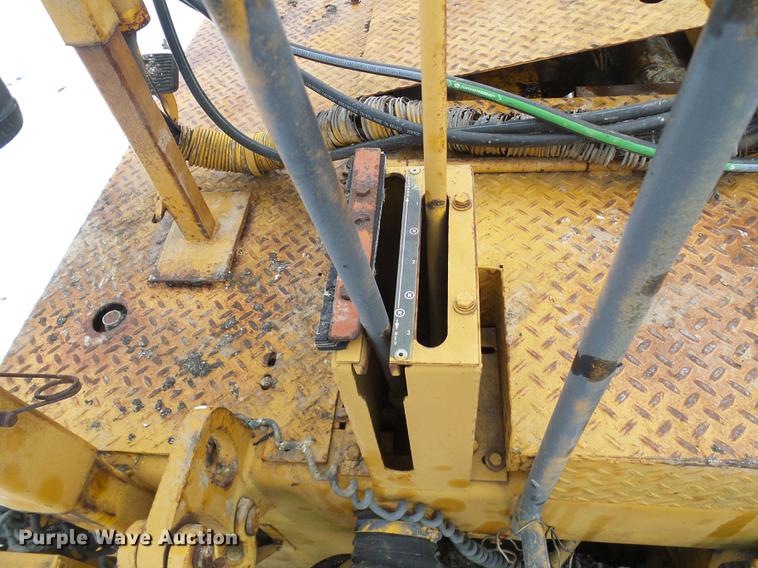 image for item DF7110 Blaw Knox PF115 paver