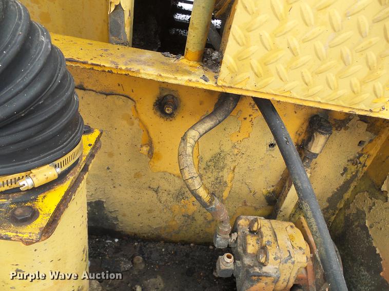 image for item DF7110 Blaw Knox PF115 paver