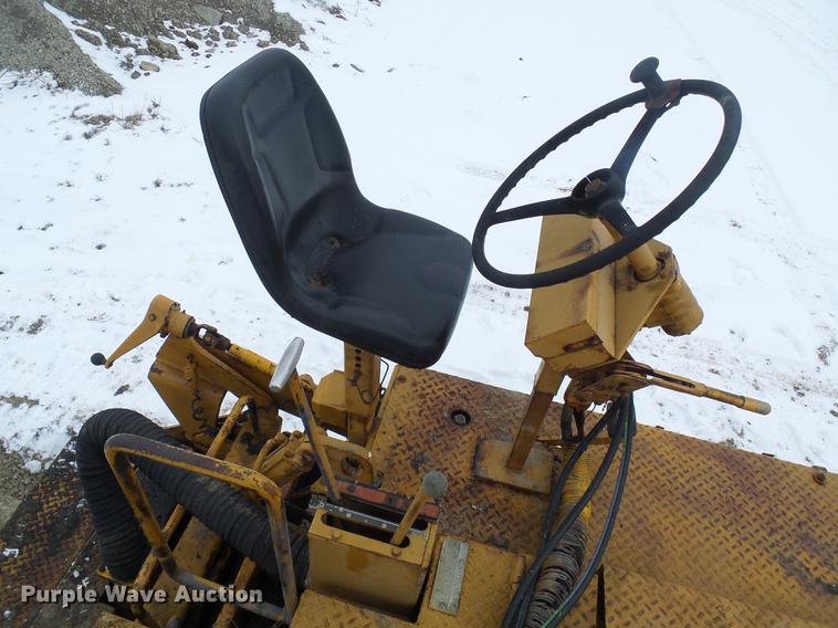 image for item DF7110 Blaw Knox PF115 paver