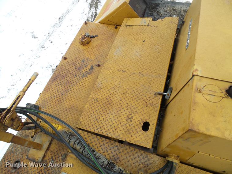 image for item DF7110 Blaw Knox PF115 paver