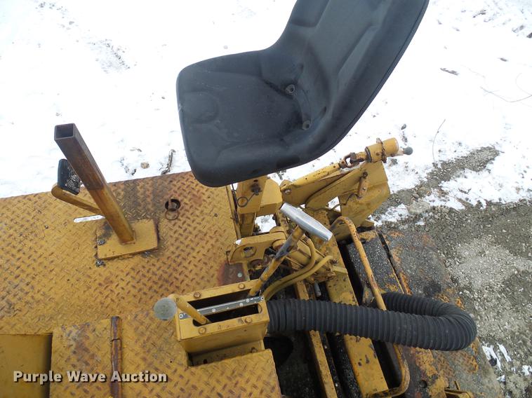 image for item DF7110 Blaw Knox PF115 paver