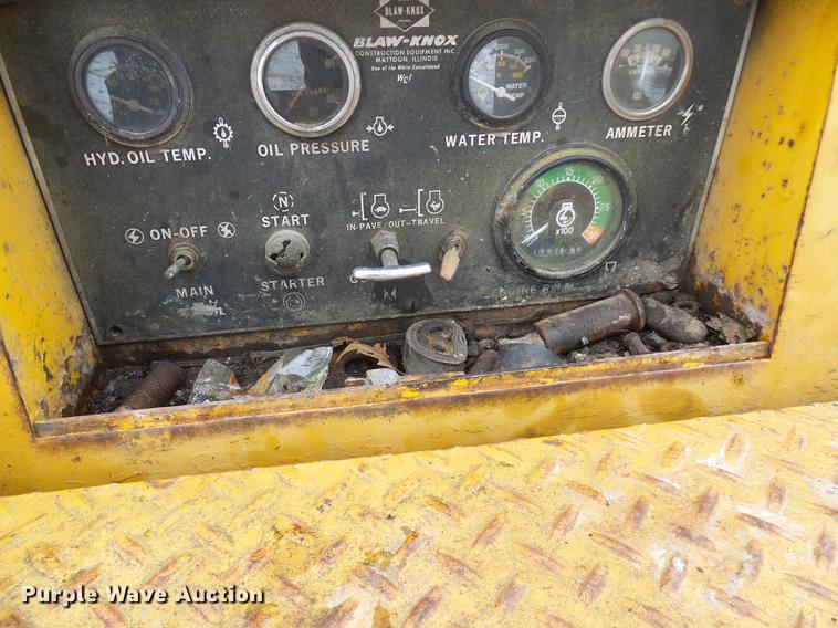 image for item DF7110 Blaw Knox PF115 paver