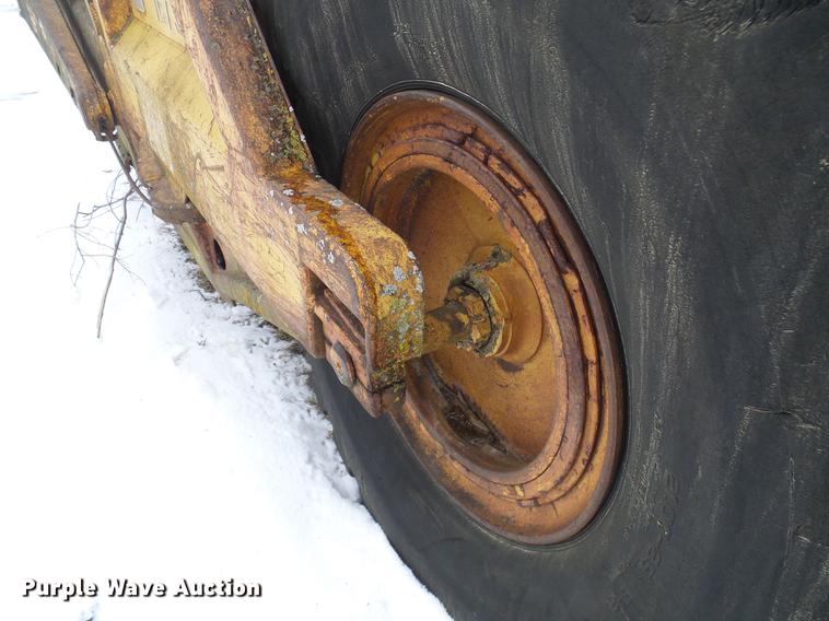 image for item DF7114 Caterpillar 70 scraper