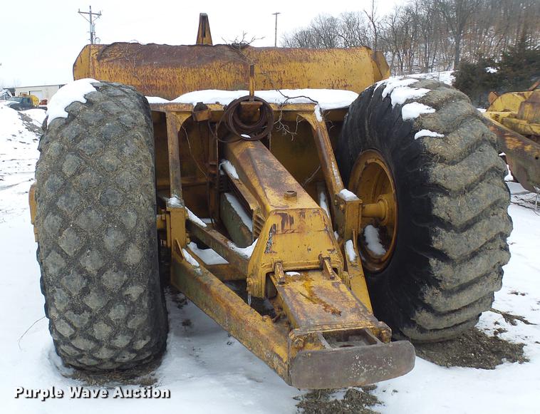 image for item DF7115 Caterpillar 80 scraper