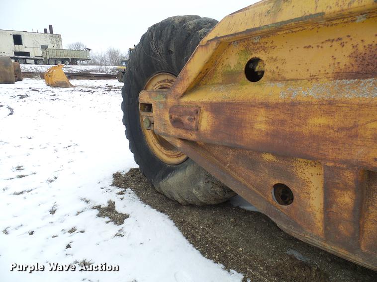 image for item DF7115 Caterpillar 80 scraper