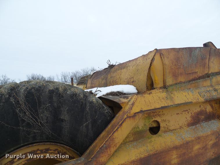 image for item DF7115 Caterpillar 80 scraper