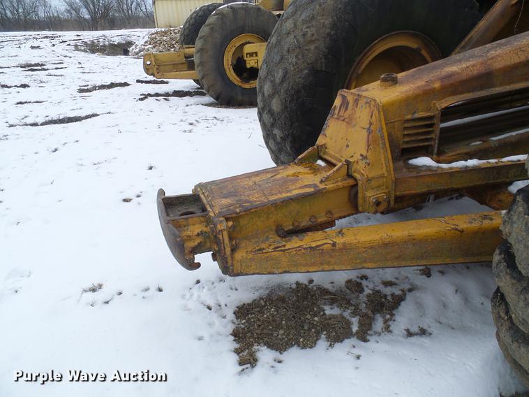 image for item DF7115 Caterpillar 80 scraper