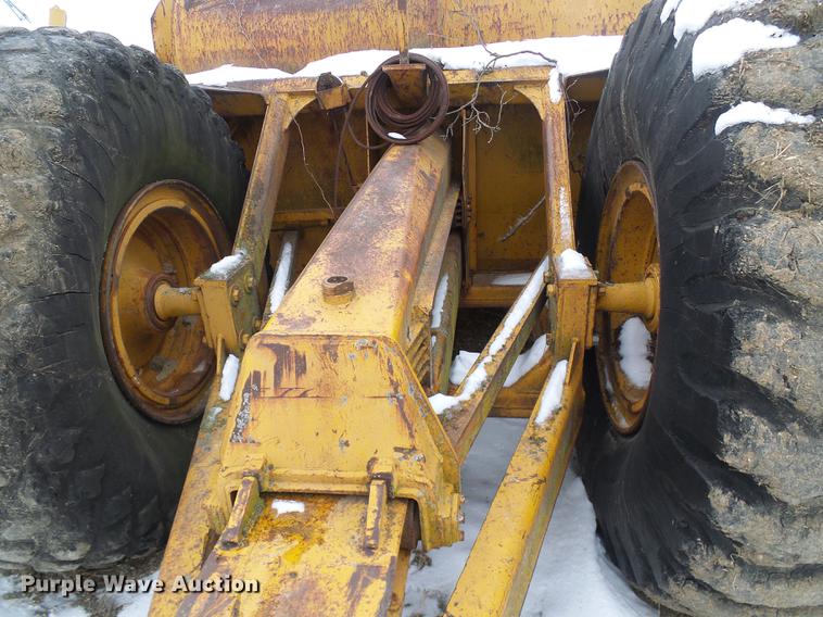 image for item DF7115 Caterpillar 80 scraper