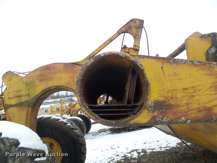 image for item DF7115 Caterpillar 80 scraper
