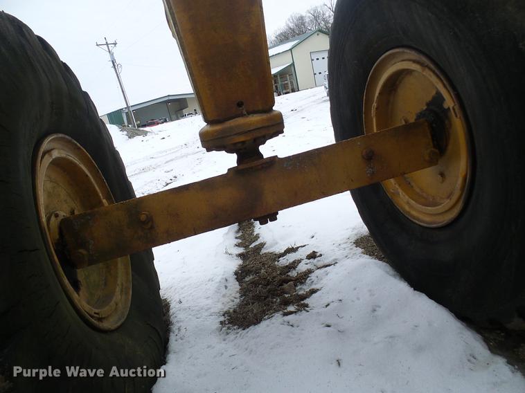 image for item DF7115 Caterpillar 80 scraper