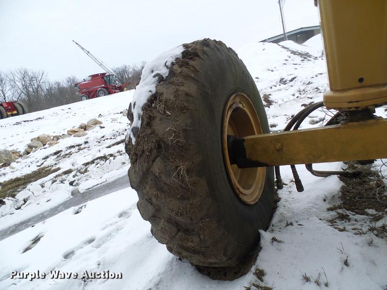 image for item DF7116 Caterpillar 80 scraper