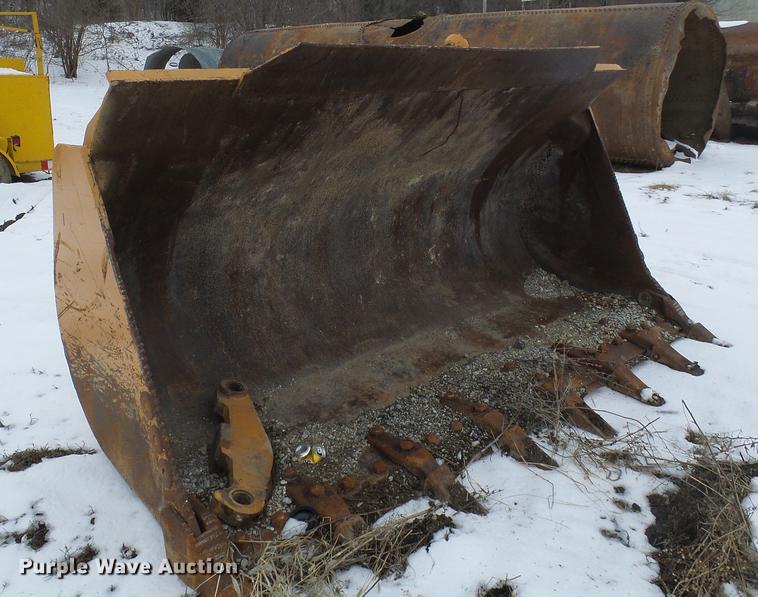 image for item DF7118 Case loader bucket