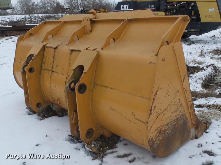 image for item DF7118 Case loader bucket