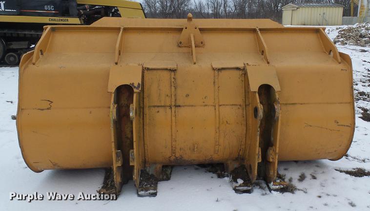 image for item DF7118 Case loader bucket